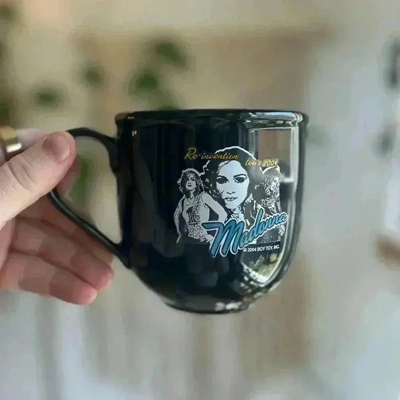 Madonna Re-Invention Tour 2004 Collectible Mug - Official Merchandise - Picture 5 of 5